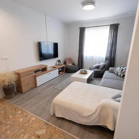 Maksan Apartment *
