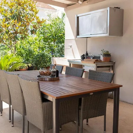 Maksan Apartment